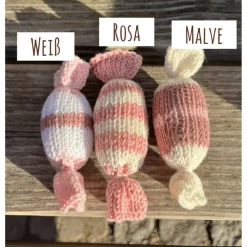 Weihnachtsdeko Bonbon gestrickt Christbaumschmuck Anhänger Geschenkanhänger aus Baumwolle rosa blau gelb grau