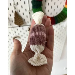 Weihnachtsdeko Bonbon gestrickt Christbaumschmuck Anhänger Geschenkanhänger aus Baumwolle rosa blau gelb grau