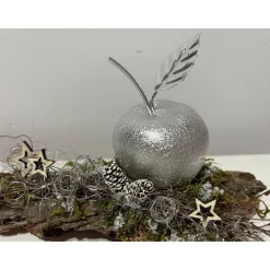 Weihnachtsdeko Weihnachtsgesteck mit einem Apfel