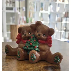 Weihnachtsdekoration - Teddybären mit Weihnachtsbaum - Keramik -