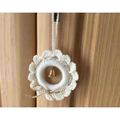 Weihnachts-Häkelkränzchen in weiß-gold handgehäkelt von Hobbyhaus