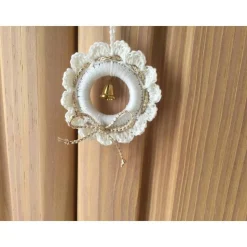 Weihnachts-Häkelkränzchen in weiß-gold handgehäkelt von Hobbyhaus