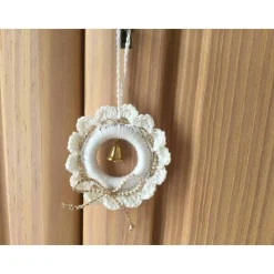 Weihnachts-Häkelkränzchen in weiß-gold handgehäkelt von Hobbyhaus