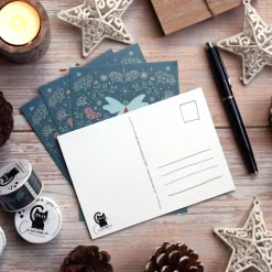 Weihnachtskarte „Winterelfen & Katzenzauber“ – eisblaue, nostalgische Postkarte im viktorianischen Stil - DIN A6