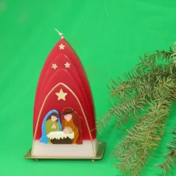 Weihnachtskerze personalisierbar – Kuppelmotiv rot-weiß mit Christkind, Maria und Josef, handgegossen