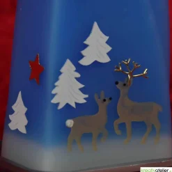 Weihnachtskerze personalisierbar – Doppelbogen-Kerze blau mit Waldtieren, handgegossen perfekte Winterdeko