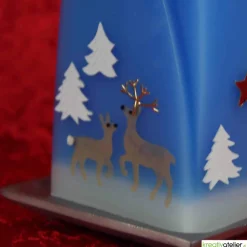 Weihnachtskerze personalisierbar – Doppelbogen-Kerze blau mit Waldtieren, handgegossen perfekte Winterdeko
