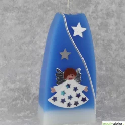 Weihnachtskerze personalisierbar – Doppelbogen-Kerze blau mit Engel, handgegossen, perfekte Winterdeko