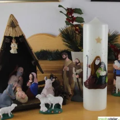 Weihnachtskerze personalisierbar – elfenbeinfarbene Kerze mit Heiliger Familie, riesig, handverziert, 300 mm hoch