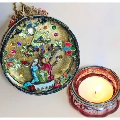 Weihnachtskrippe, handgemachte Weihnachtsdeko Heilige Familie, Weihnachtskunst in einer Spanschachtel