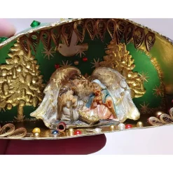 Weihnachtskrippe, handgemachte Weihnachtsdeko Heilige Familie, Weihnachtskunst in einer Spanschachtel