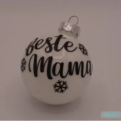 Weihnachtskugel aus Glas mit Namen beschriftet