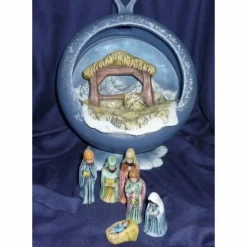 Weihnachtskugel mit Krippe zum hängen oder stellen. Maria ,Joseph,Christkind,Heilige 3 Könige