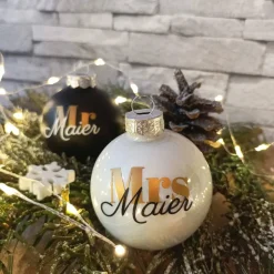 Weihnachtskugel personalisiert – Individuelle Christbaumkugeln aus Glas mit Namen