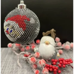 Weihnachtskugeln / Weihnachtsbaumschmuck/ Christbaumschmuck gehäkelt mit Baumwollgarn und kleinen Glasperlen