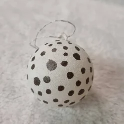 Weihnachtskugeln aus Acryl in Weiß, handbemalt, 5 Stück