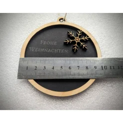 Weihnachtskugeln aus Holz und Acryl - Individuelle Namen Dekoration für deinen Weihnachtsbaum