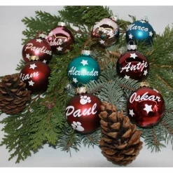 Weihnachtskugeln personalisiert mit Namen, Weihnachtsbaumkugeln aus Glas (Durchmesser 6cm) in 24 verschiedenen Farben