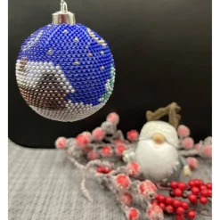 Weihnachtskugeln/Weihnachtsbaumschmuck / Christbaumschmuck gehäkelt mit Baumwollgarn und kleinen Glasperlen