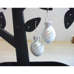 Weihnachtskugel-Ohrringe, Christbaumkugeln, Weihnachtskugeln, Ohrringe Ornament silber matt