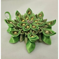 Weihnachtsstern in Grün, Durchmesser ca. 10-11 cm