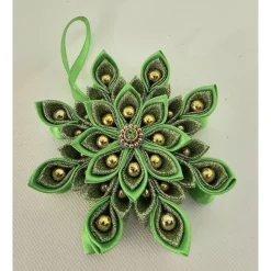 Weihnachtsstern in Grün, Durchmesser ca. 10-11 cm