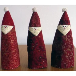 Weihnachtszeit Nikolaus als Deko und gleichzeitig Verpackung für Flaschen