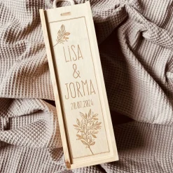 Weinbox mit Gravur | Weinkiste Geschenk individuell gestalten | Weinbox als Hochzeitsgeschenk | Weinpräsent Holzoptik