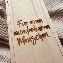 Weinbox mit Gravur | Weinkiste Geschenk individuell gestalten | Weinbox als Geburtstagsgeschenk | Weinpräsent Holzoptik