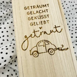 Weinbox mit Gravur | Weinkiste Geschenk individuell gestalten | Weinbox als Hochzeitsgeschenk | Weinpräsent Holzoptik