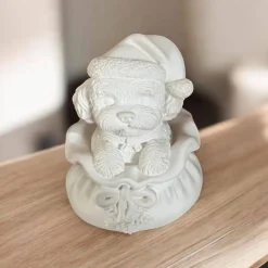 Welpe mit Weihnachtsmütze im Sack ca. 10cm- Bolonka / Pudel Gipsfigur zum Anmalen