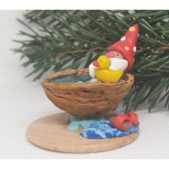 Wichtel in Walnusswanne