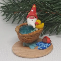 Wichtel in Walnusswanne