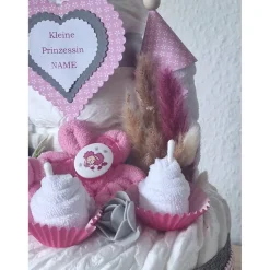 Windeltorte Rosa Mädchen – Personalisiertes Windelschloss mit Namen als Geschenk