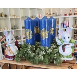 Winter/Weihnachtskerze - Hellblau mit Glitzersteinen -