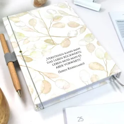 Wochenkalender & Terminplaner 2026 A5 Hardcover mit vielen Extras personalisiert botanisch mit Silberblatt in Beige