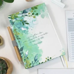 Wochenkalender & Terminplaner 2026 A5 mit vielen Extras personalisiert botanisch Pflanzen Blätter grün