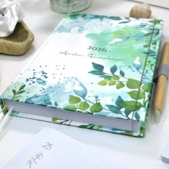 Wochenkalender & Terminplaner 2026 A5 mit vielen Extras personalisiert botanisch Pflanzen Blätter grün