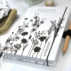 Wochenkalender & Terminplaner 2026 A5 Hardcover | viele Extras | personalisiert | schwarz-weiss | floral Wiesenblumen