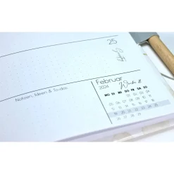 Wochenkalender & Terminplaner 2025 A5 mit vielen Extras personalisiert botanisch Monstera Blätter grün