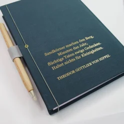 Wochenkalender & Terminplaner 2026 | A5 Hardcover Leinen | viele Extras | personalisiert veredelt Golddruck