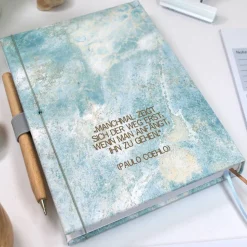 Wochenkalender & Terminplaner 2026 A5 Hardcover Wochenübersicht | Tagebuch | personalisiert hellblau sturkturiert