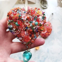 Wohndeko Herz orange bunt Unikat Perlenstickerei handgemacht pompös handmade Ornament