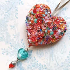 Wohndeko Herz orange bunt Unikat Perlenstickerei handgemacht pompös handmade Ornament