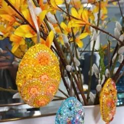 Wohndeko Ornament Herz Kreuz Osterei gelb orange Unikat Perlenstickerei handmade Anhänger