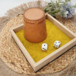 Würfelbrett aus Eiche & Filz – Geräuschdämpfende Würfelunterlage für Brettspiele & Reisen