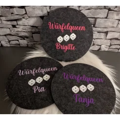 Würfelunterlage aus Filz personalisiert - rund oder quadratisch - verschiedene Motive