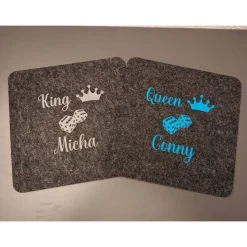 Würfelunterlage aus Filz personalisiert - rund oder quadratisch - verschiedene Motive