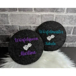 Würfelunterlage aus Filz personalisiert - rund oder quadratisch - verschiedene Motive