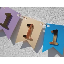 Wunderschöne Girlande zum ersten Geburtstag in Pastellfarben mit goldenen Zahlen 1. Geburtstag Wild One